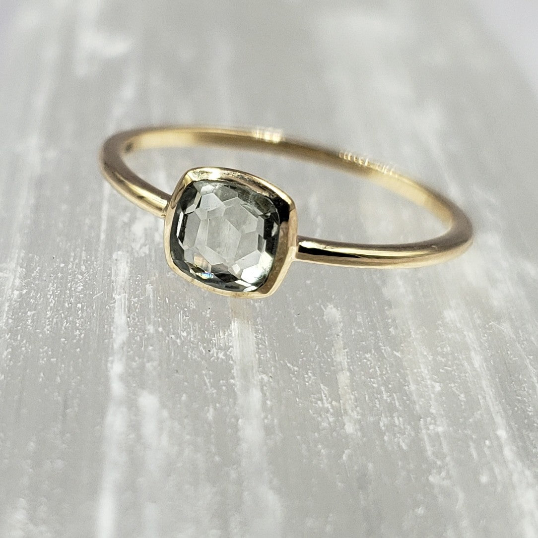 14k Pale Green Amethyst Ring