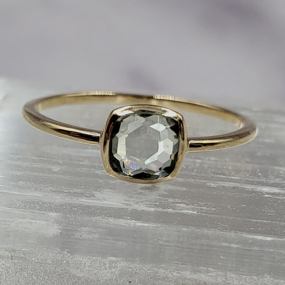 14k Pale Green Amethyst Ring