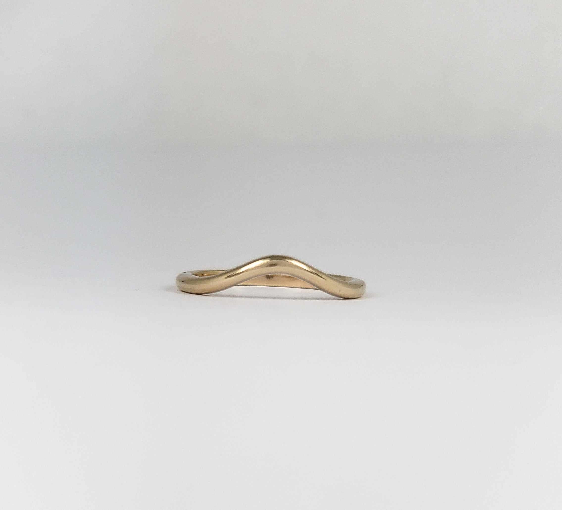 Curve ring