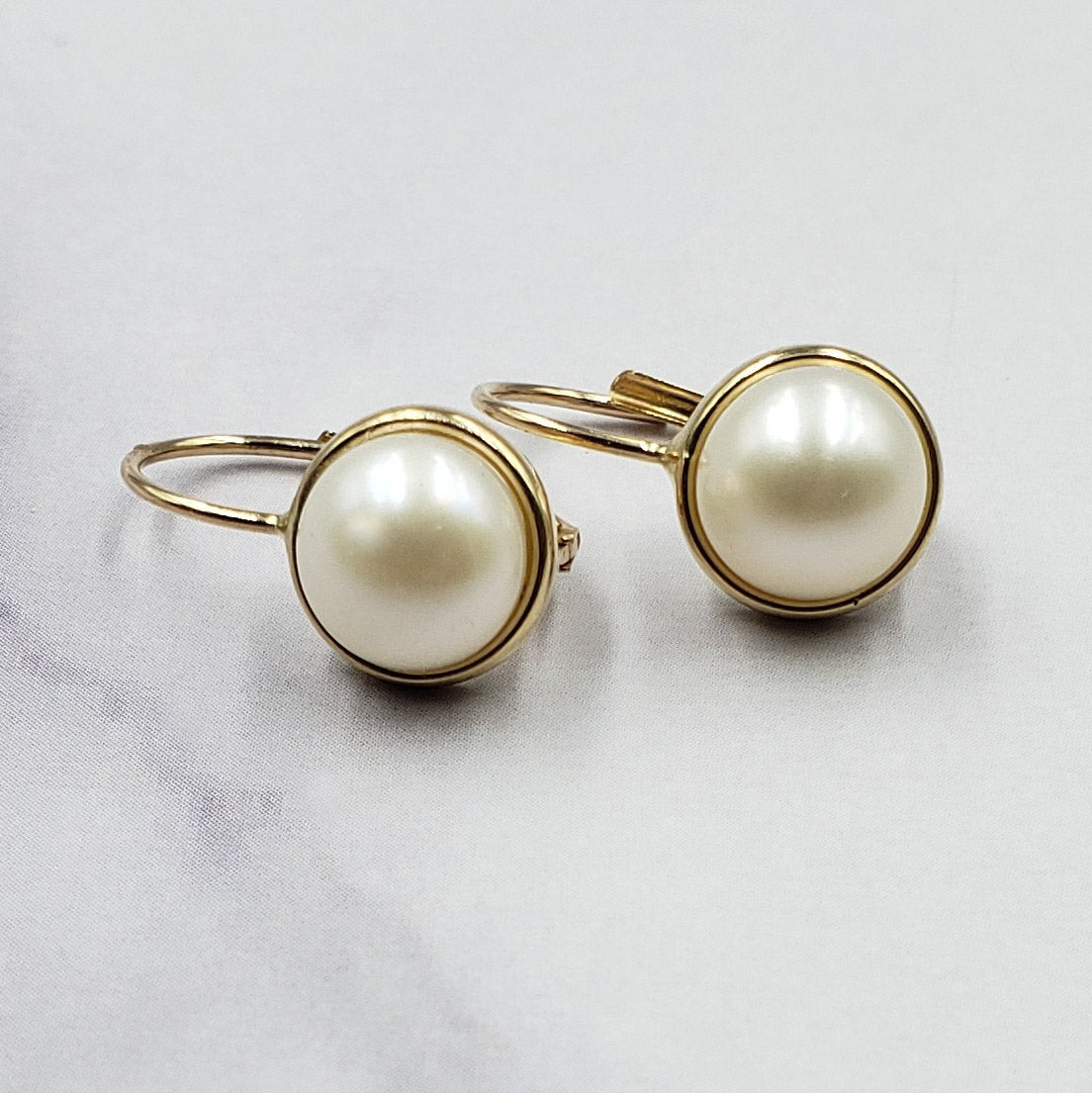 14k Pearl Lever Back Earrings